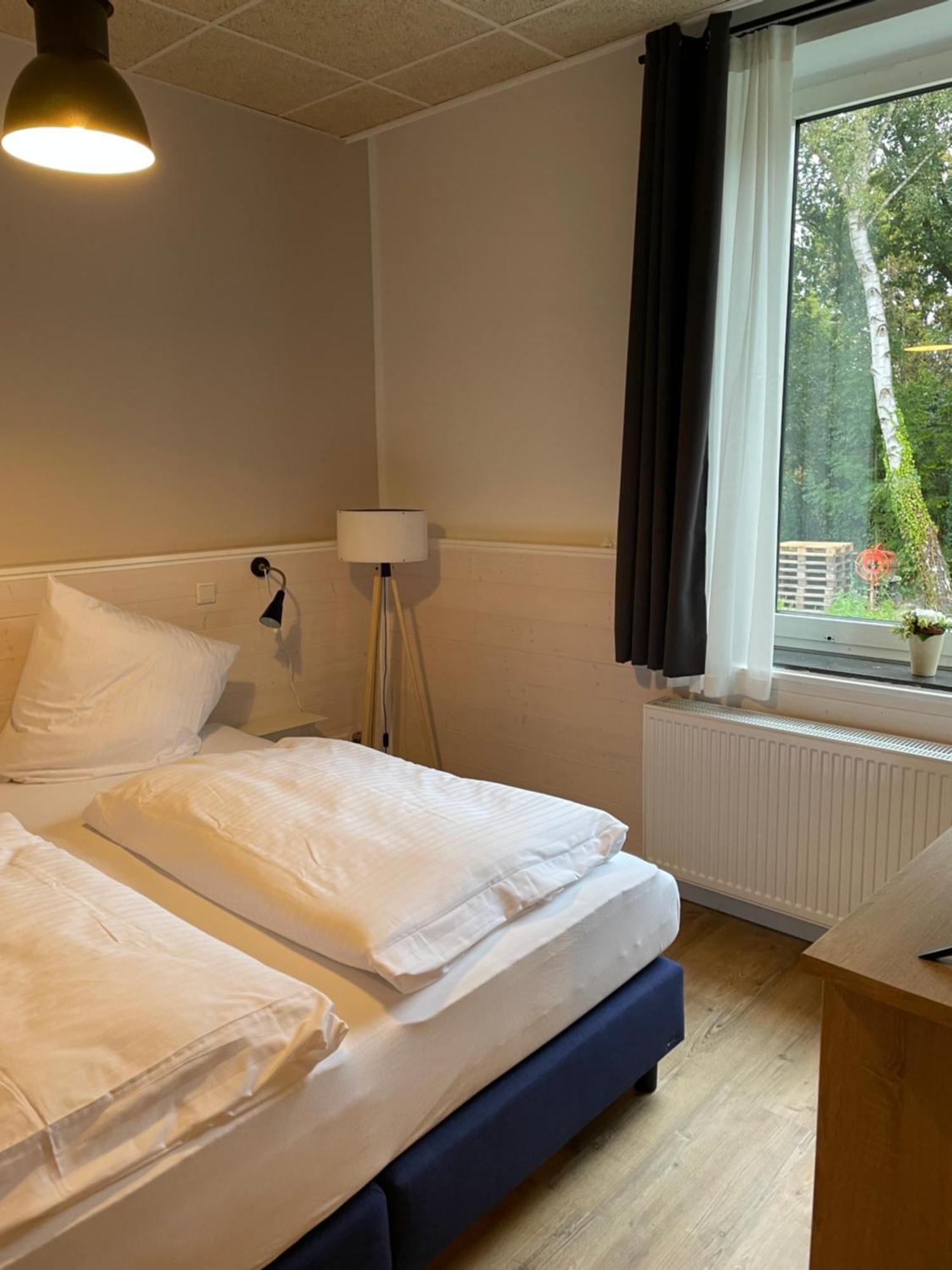 Hotel Alte Navigationsschule Rhauderfehn Экстерьер фото